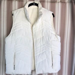 ❤️New York and Company reversible hooded vest